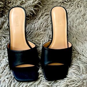 Size 6 black open toe heel